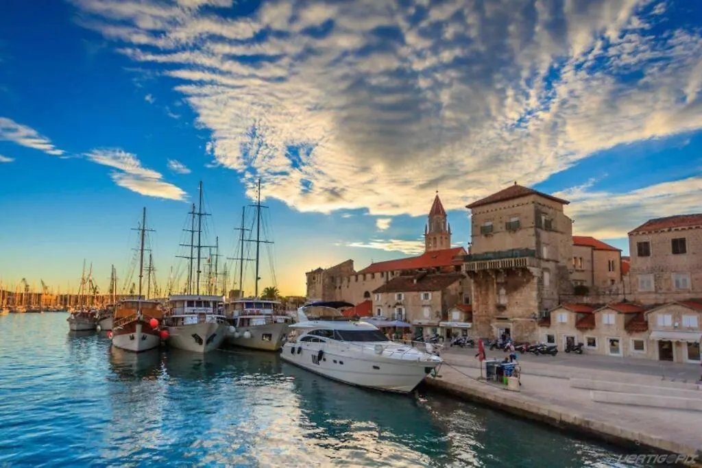 Apartment Tina, Modern, Private Seaview Outdoor Terrace, Bbq, Close To Beach, 2 Bedrooms Trogir Croatia