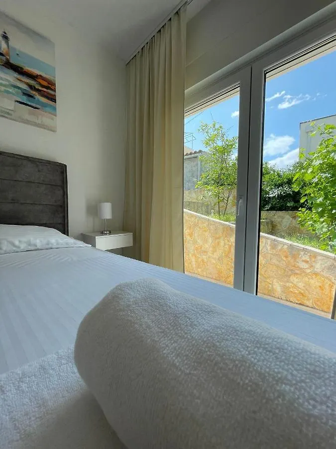 Apartment Tina, Modern, Private Seaview Outdoor Terrace, Bbq, Close To Beach, 2 Bedrooms Trogir