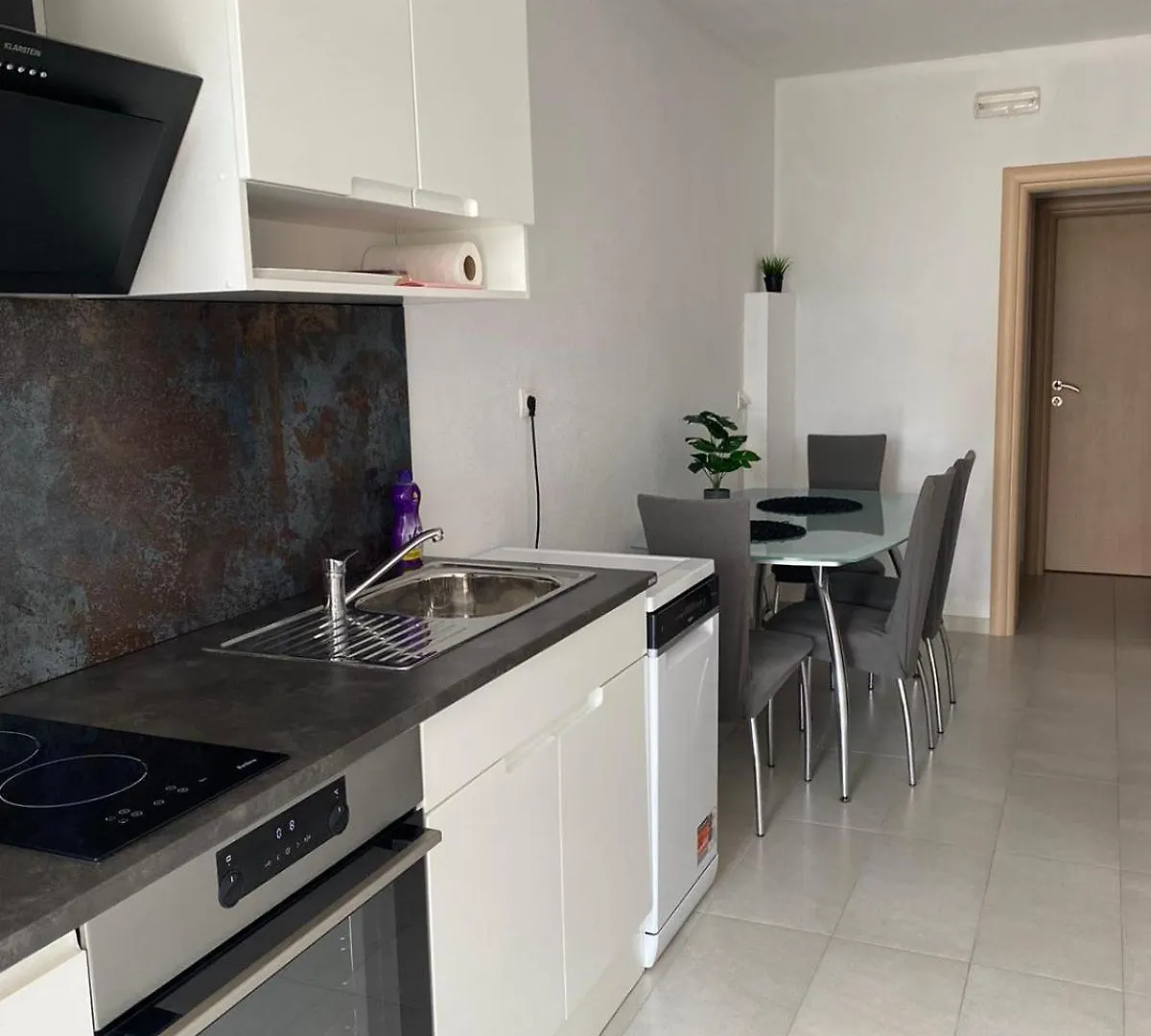 Apartment Tina, Modern, Private Seaview Outdoor Terrace, Bbq, Close To Beach, 2 Bedrooms Trogir 0*,