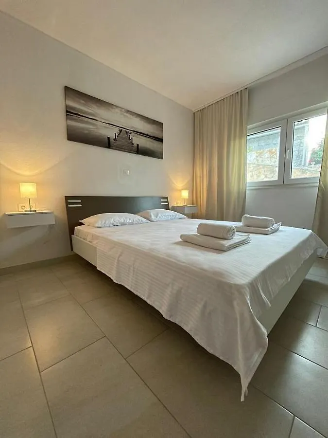 Apartment Tina, Modern, Private Seaview Outdoor Terrace, Bbq, Close To Beach, 2 Bedrooms 特罗吉尔