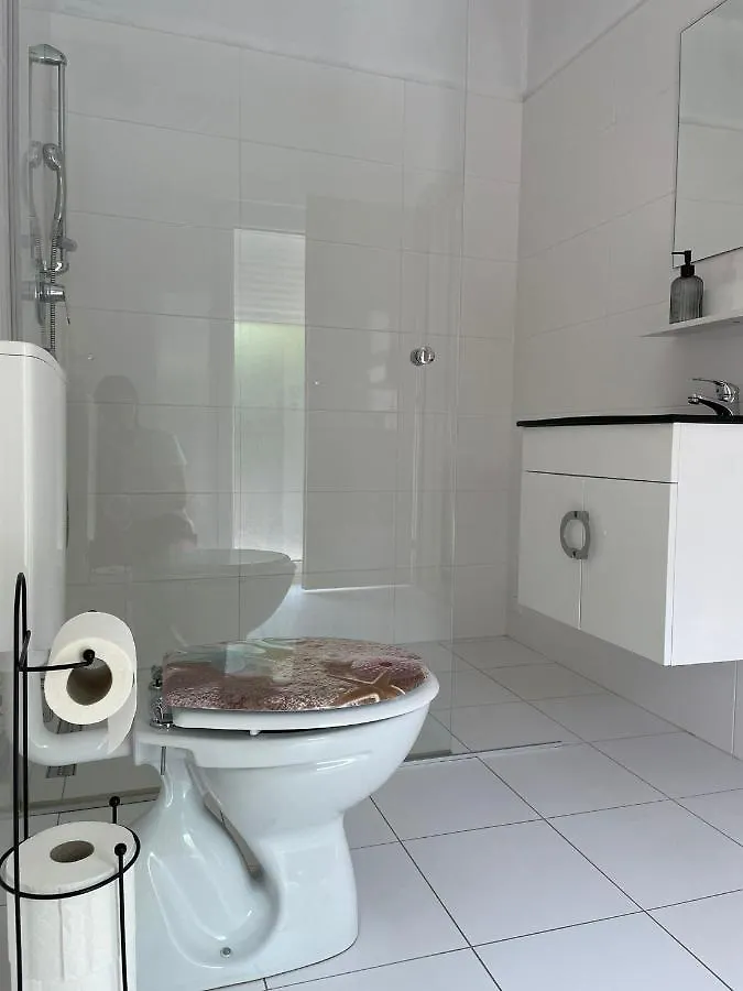 Apartment Tina, Modern, Private Seaview Outdoor Terrace, Bbq, Close To Beach, 2 Bedrooms 特罗吉尔